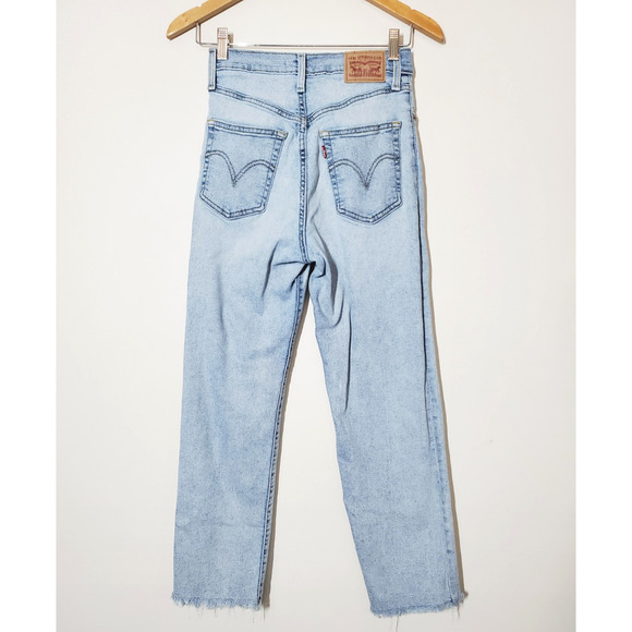 Levi’s Women’s 27 Jeans RIBCAGE STRAIGHT High Rise Light Wash Distressed - Picture 4 of 8